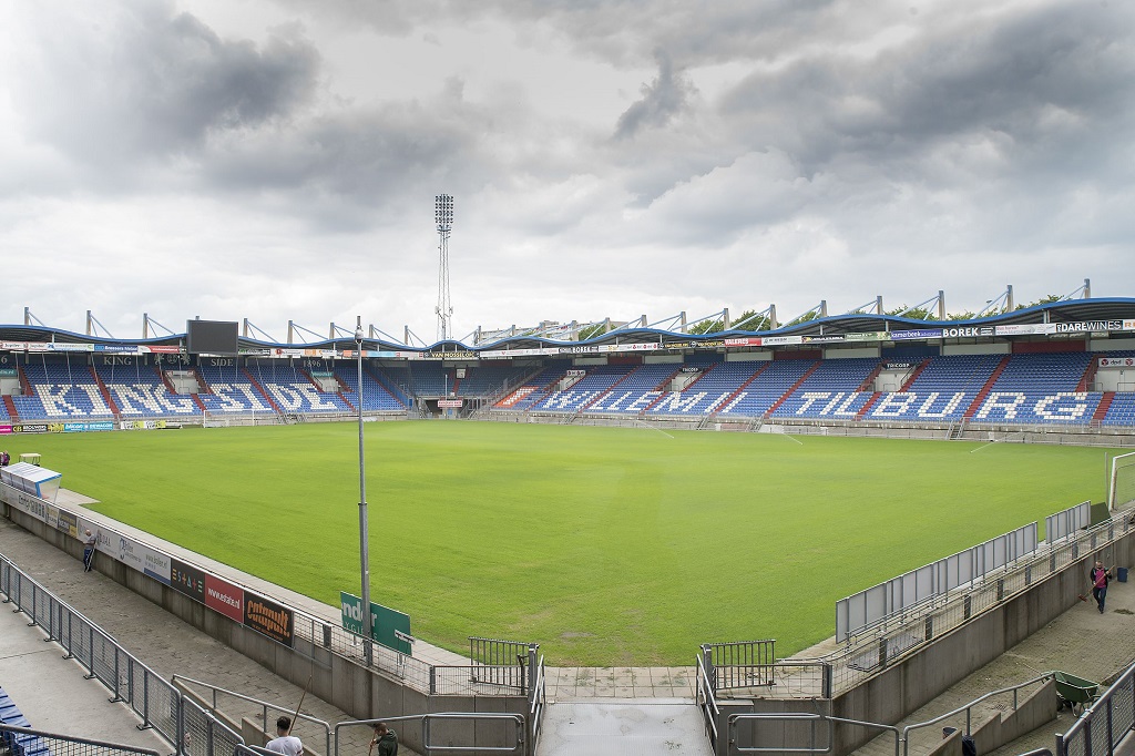 Binnenkant Willem twee stadion zonder publiek